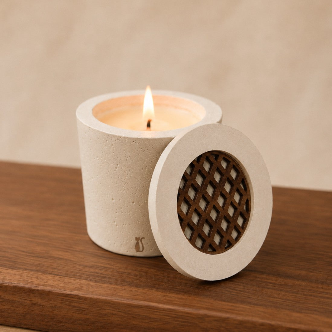 Pure Déco — Béton & Noyer · Maillé