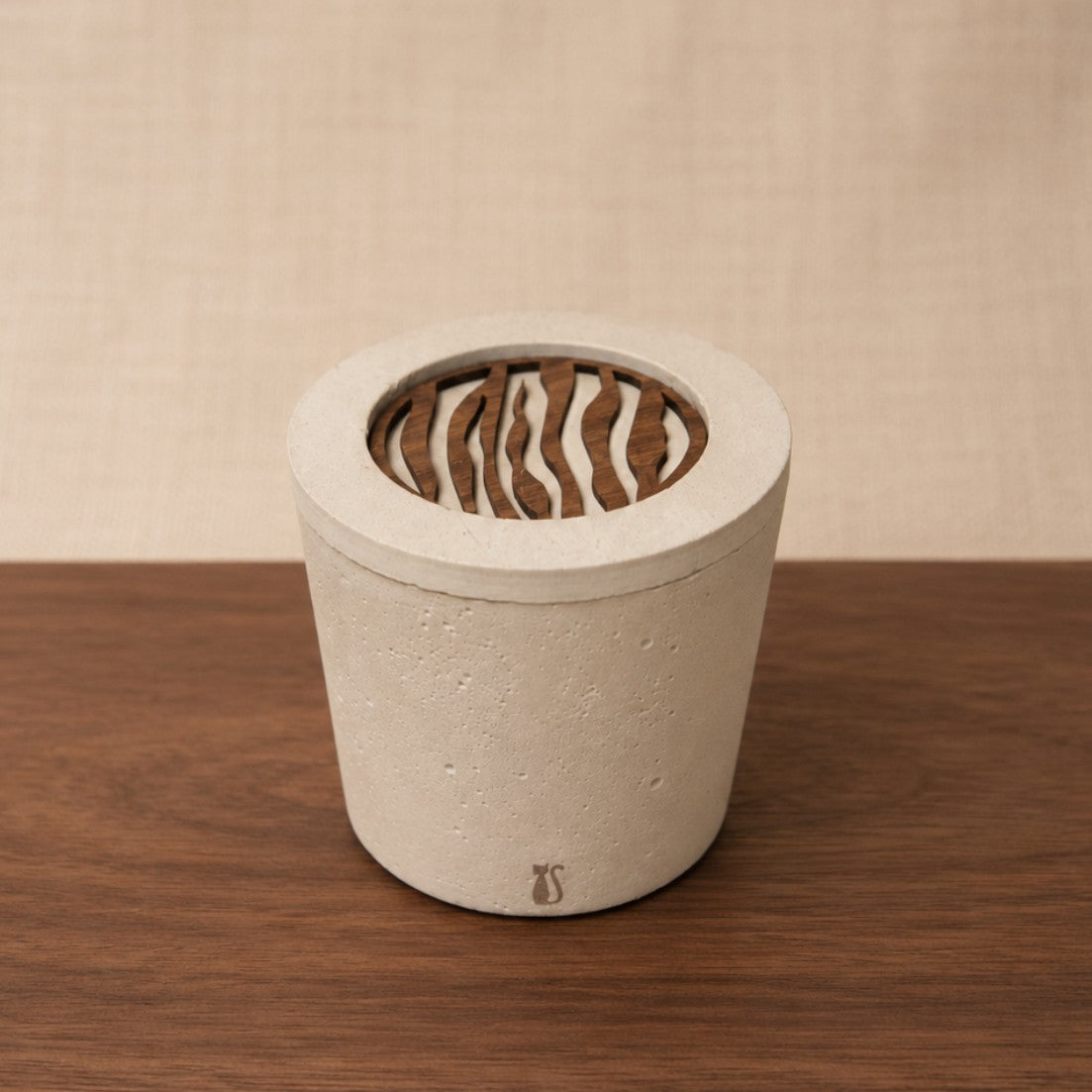 Pure Déco — Béton & Noyer · Ondé
