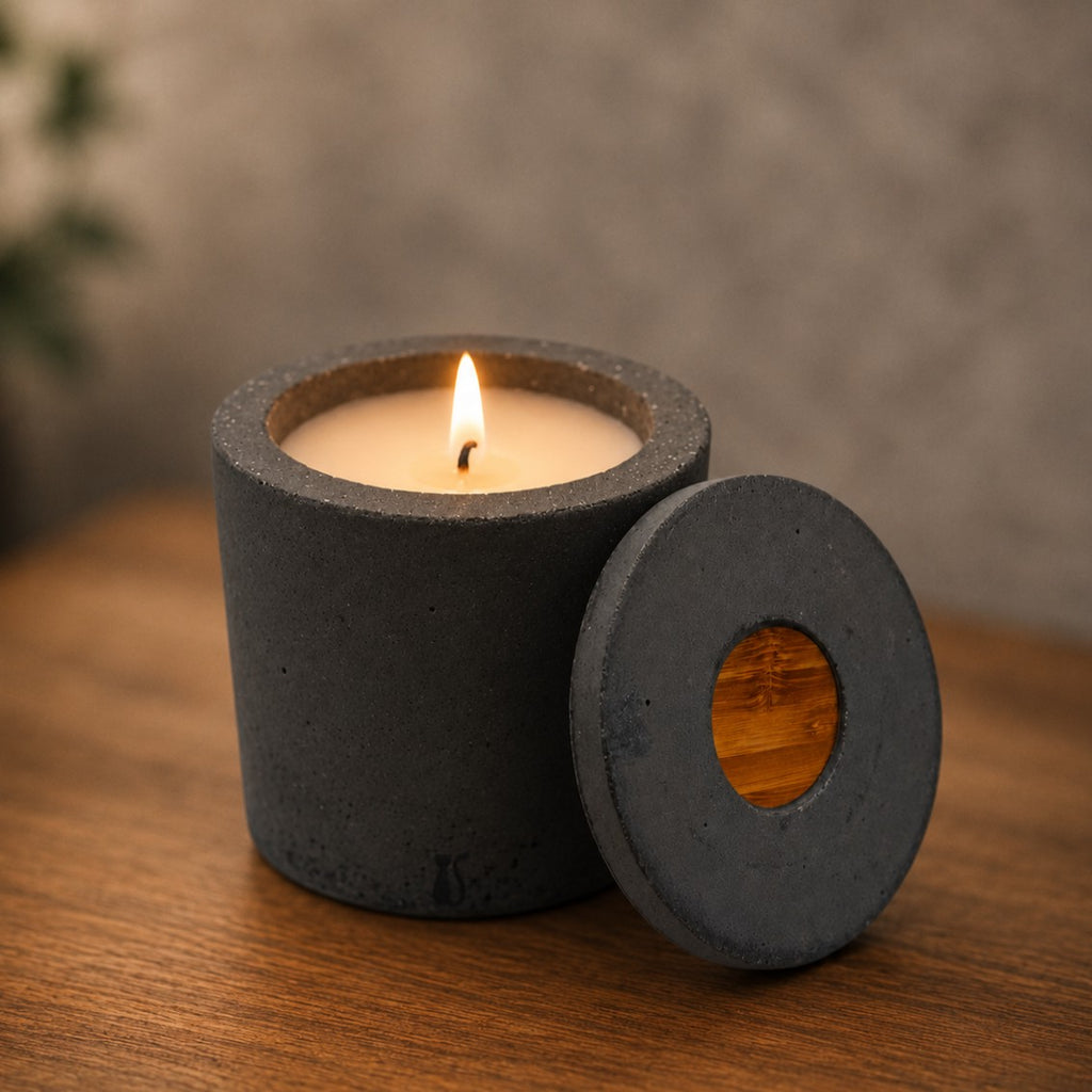 Bougie béton gris artisanale rechargeable — Parfums de Grasse | Grain de Béton