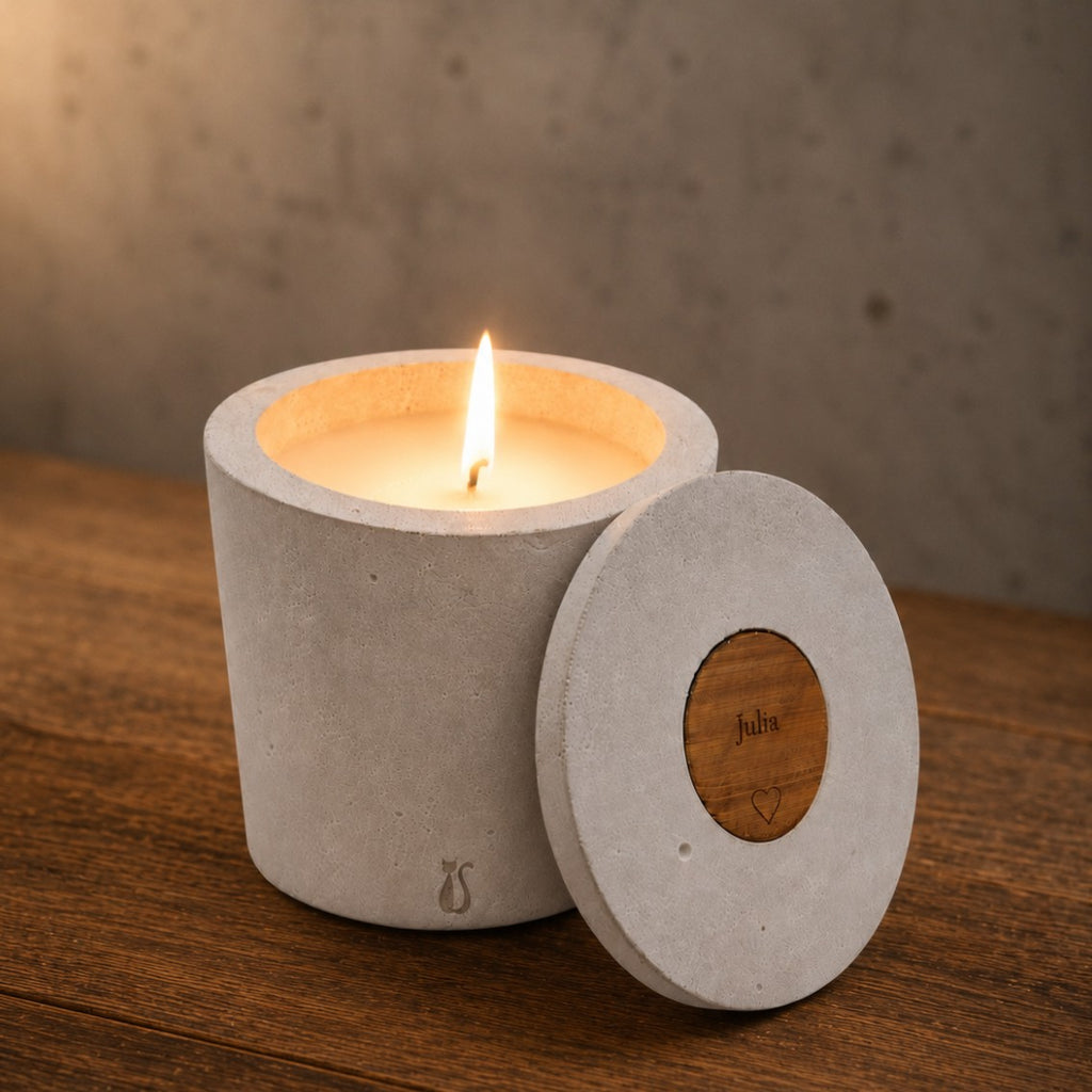 Bougie béton blanc cœur personnalisable — Gravure prénom | Grain de Béton