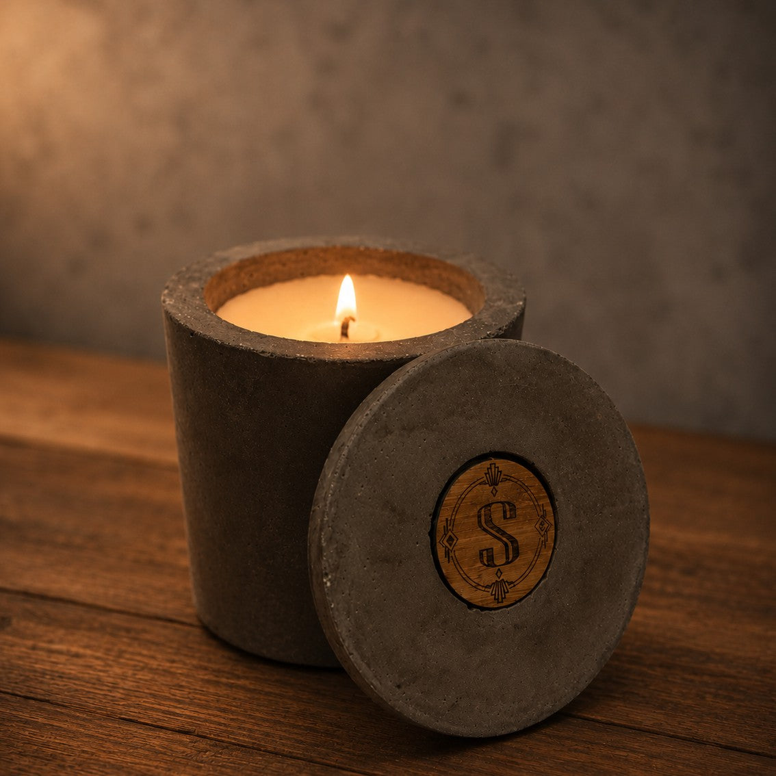 Bougie béton monogramme personnalisable — Gravure initiale | Grain de Béton