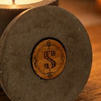 Bougie béton monogramme personnalisable — Gravure initiale | Grain de Béton